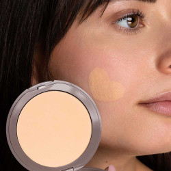 Flat Perfection Light Warm Foundation